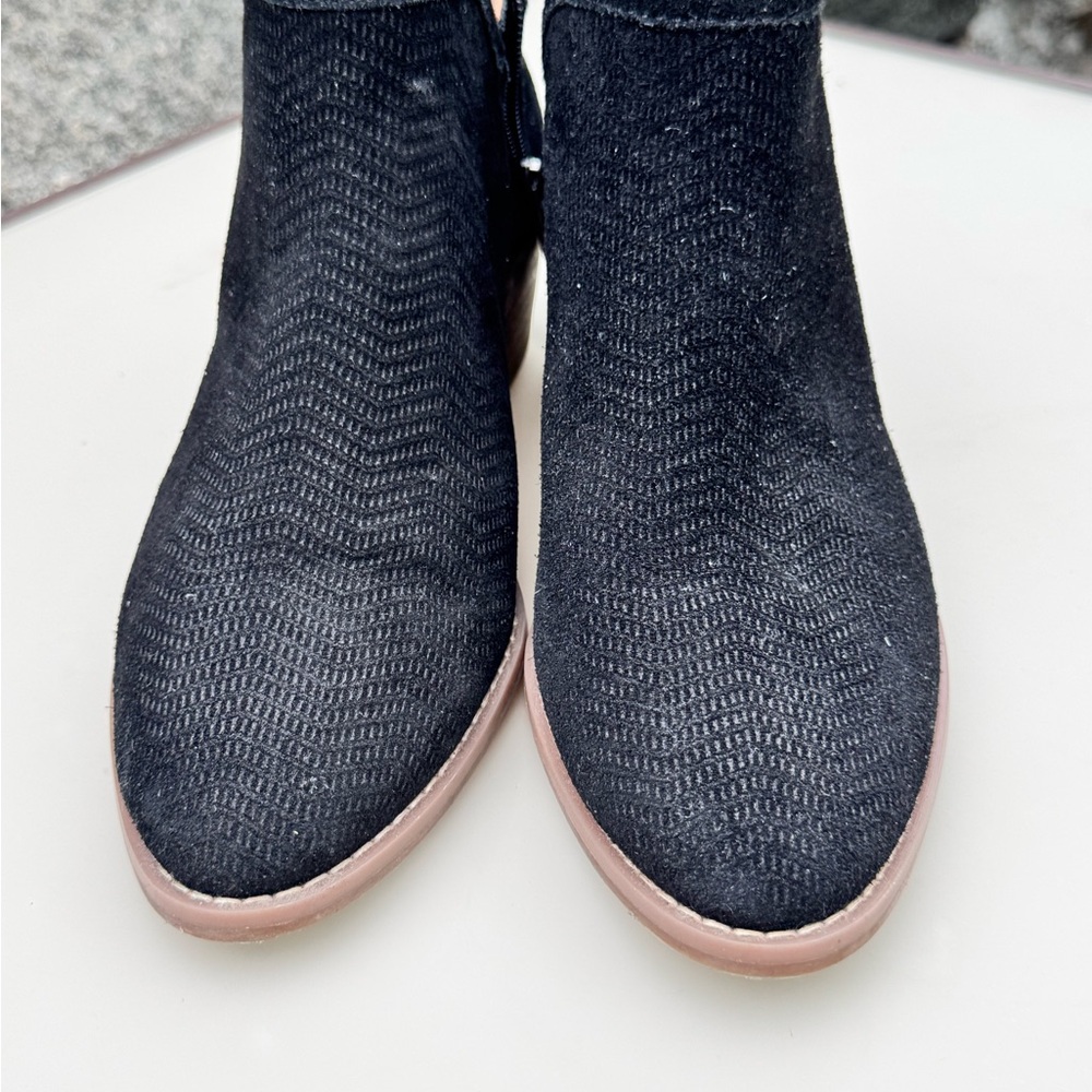 Lucky Brand Textured Black Ankle Booties
